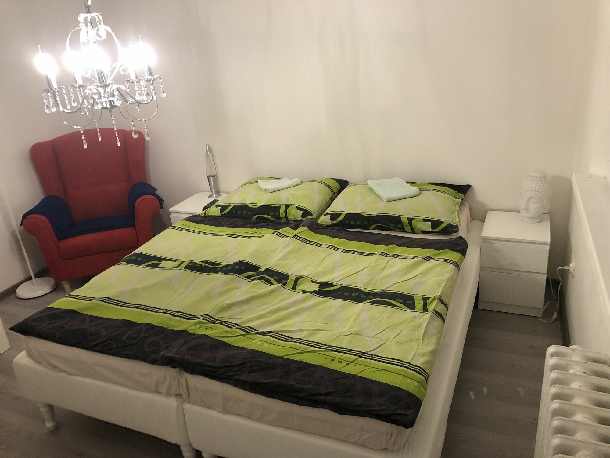 Circle Apartments Ipelska Bratislava Buitenkant foto